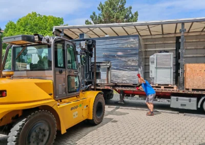 Stěhování těžkých pracovních strojů